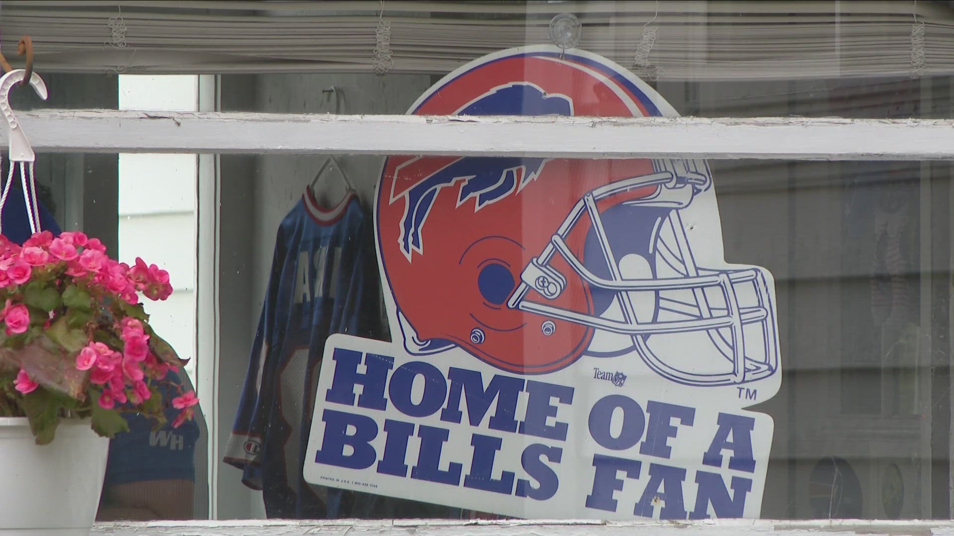 Most Buffalo: '81 year old turns breezeway into 'Bills Way'