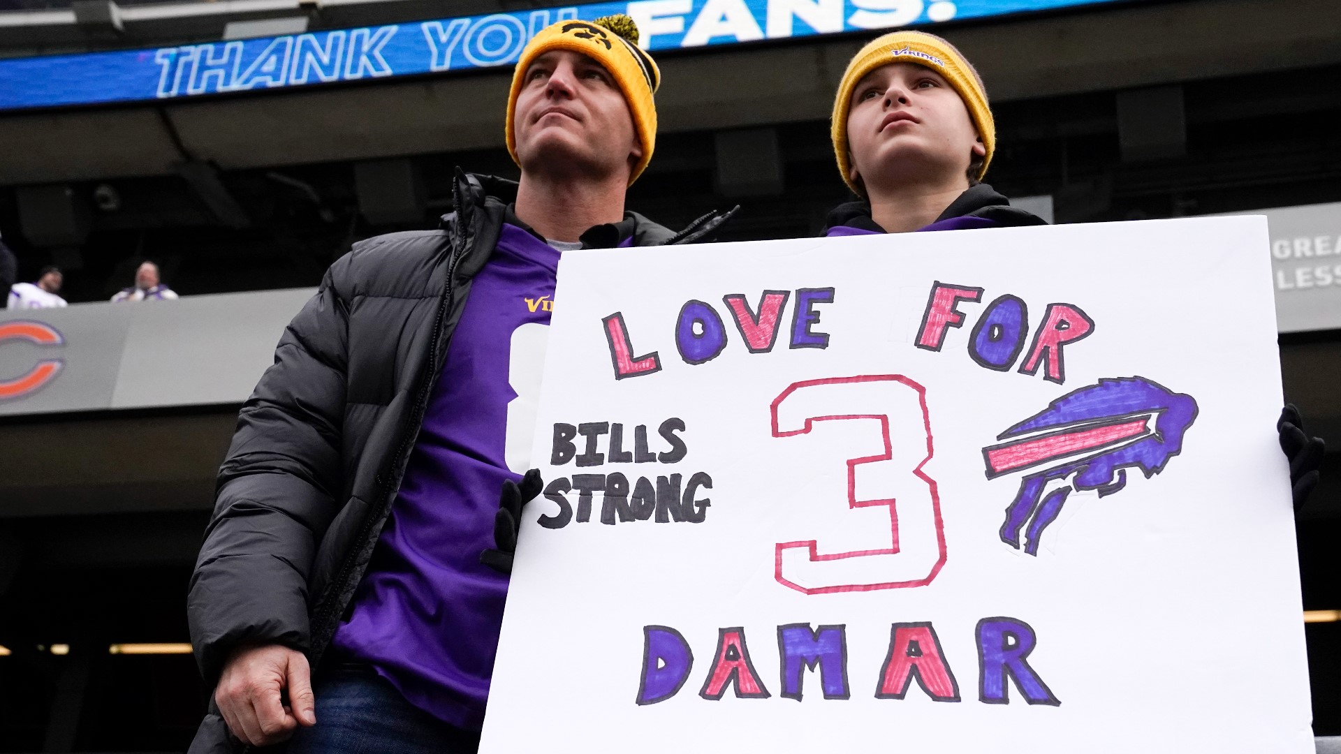 Damar Hamlin NFL teams, fans show support in Week 18