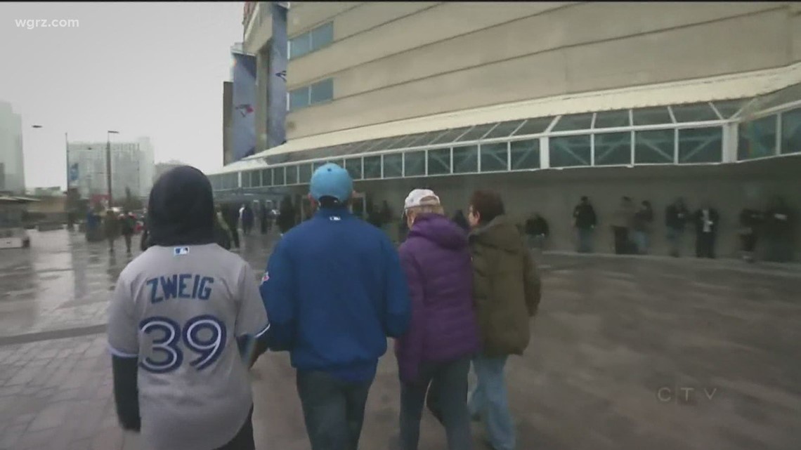 Toronto Blue Jays 'super fan' watches his team from afar - Vimarsana News