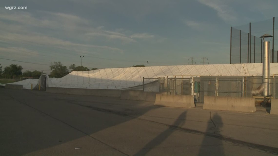 Crews deflate iconic golf dome in Town of Tonawanda