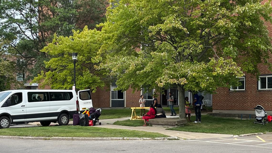 44 migrants leave Buffalo State as it ends housing agreement with Jericho - Vimarsana News