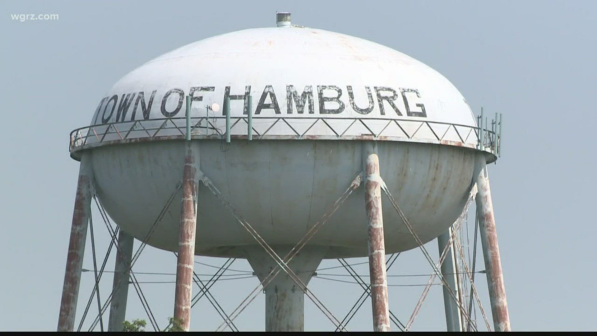 Giant Burger Water Tower Gets A Step Closer