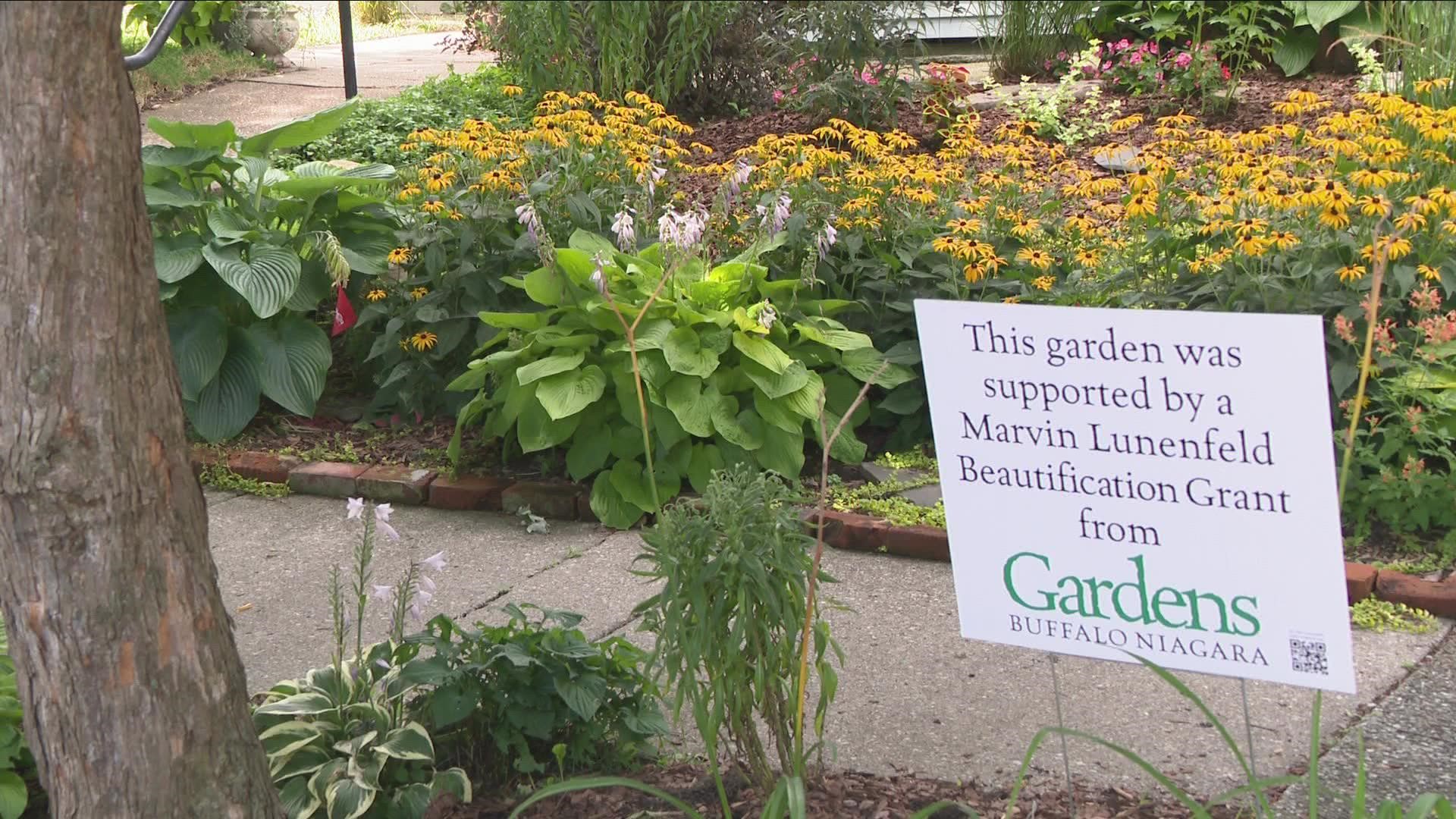 More than 300 local gardeners were part of the celebration. The self-guided event is totally free. All you need is a map to start the tour!