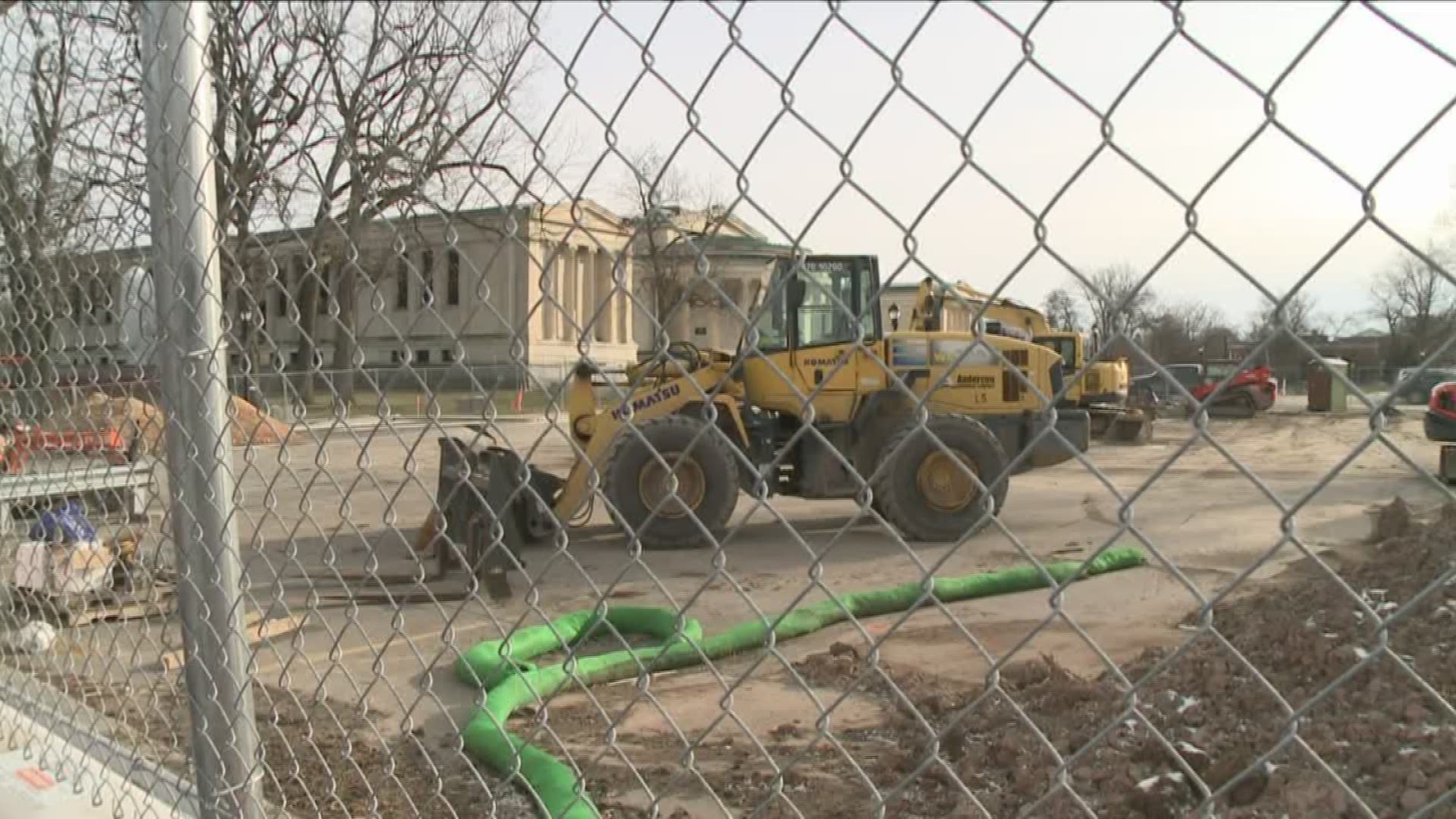 there is a gate around Albright Knox for excavation prep work