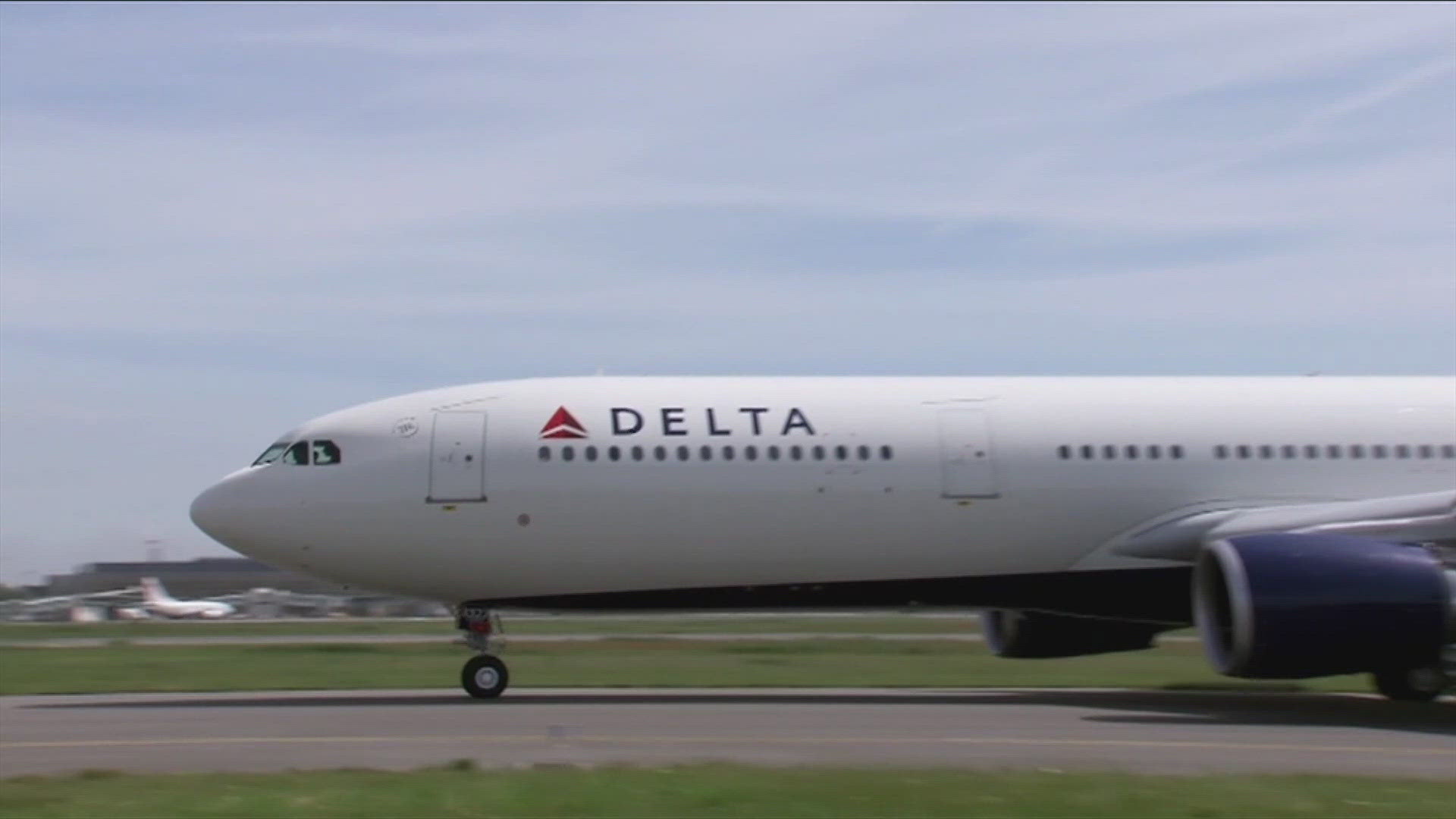 Summer travel season -- Delta ranks highest among airlines