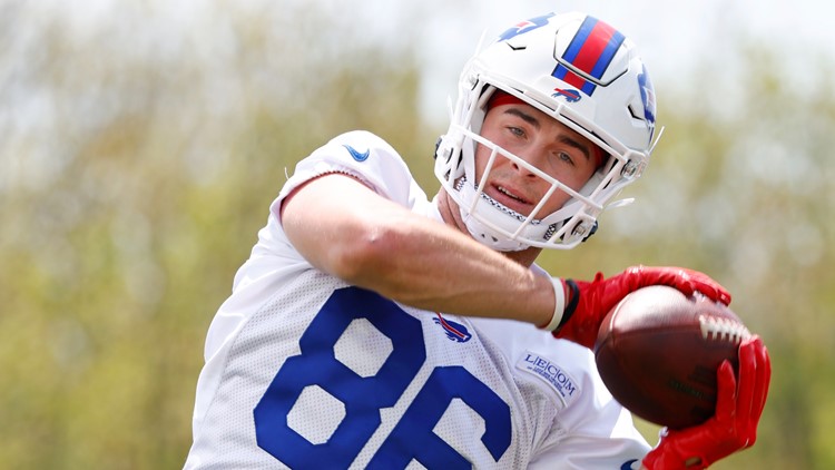 Buffalo Bills on X: .@Dawson_Knox approves of our newest tight end… we  think. 