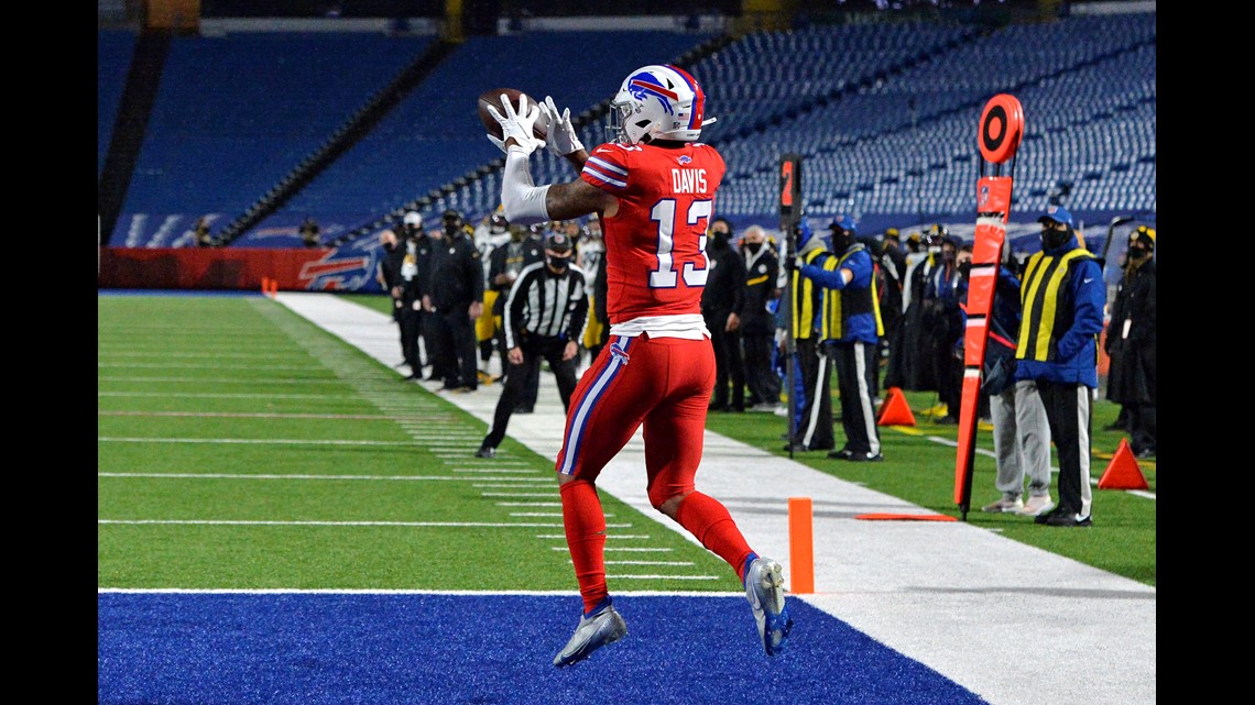 Diggs leads Bills to 26-15 win over Steelers, Buffalo improves to 10-3