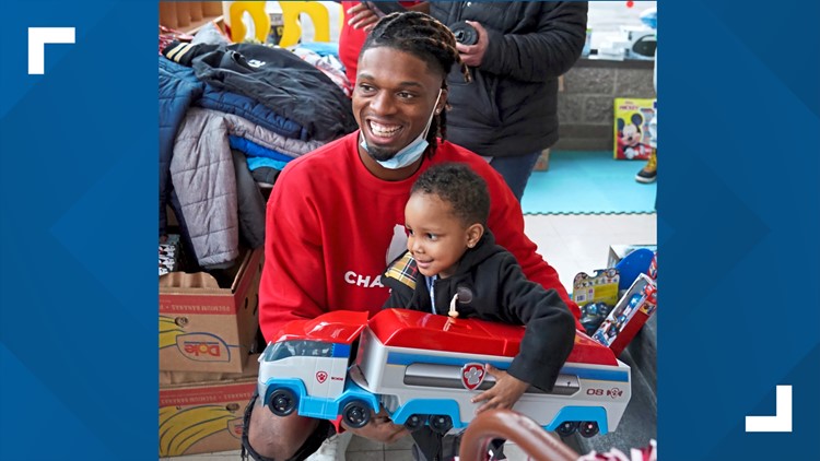 Donations to Buffalo Bills' Damar Hamlin's Charity Skyrocket in Wake of  Scary Collapse - Sports Illustrated Buffalo Bills News, Analysis and More