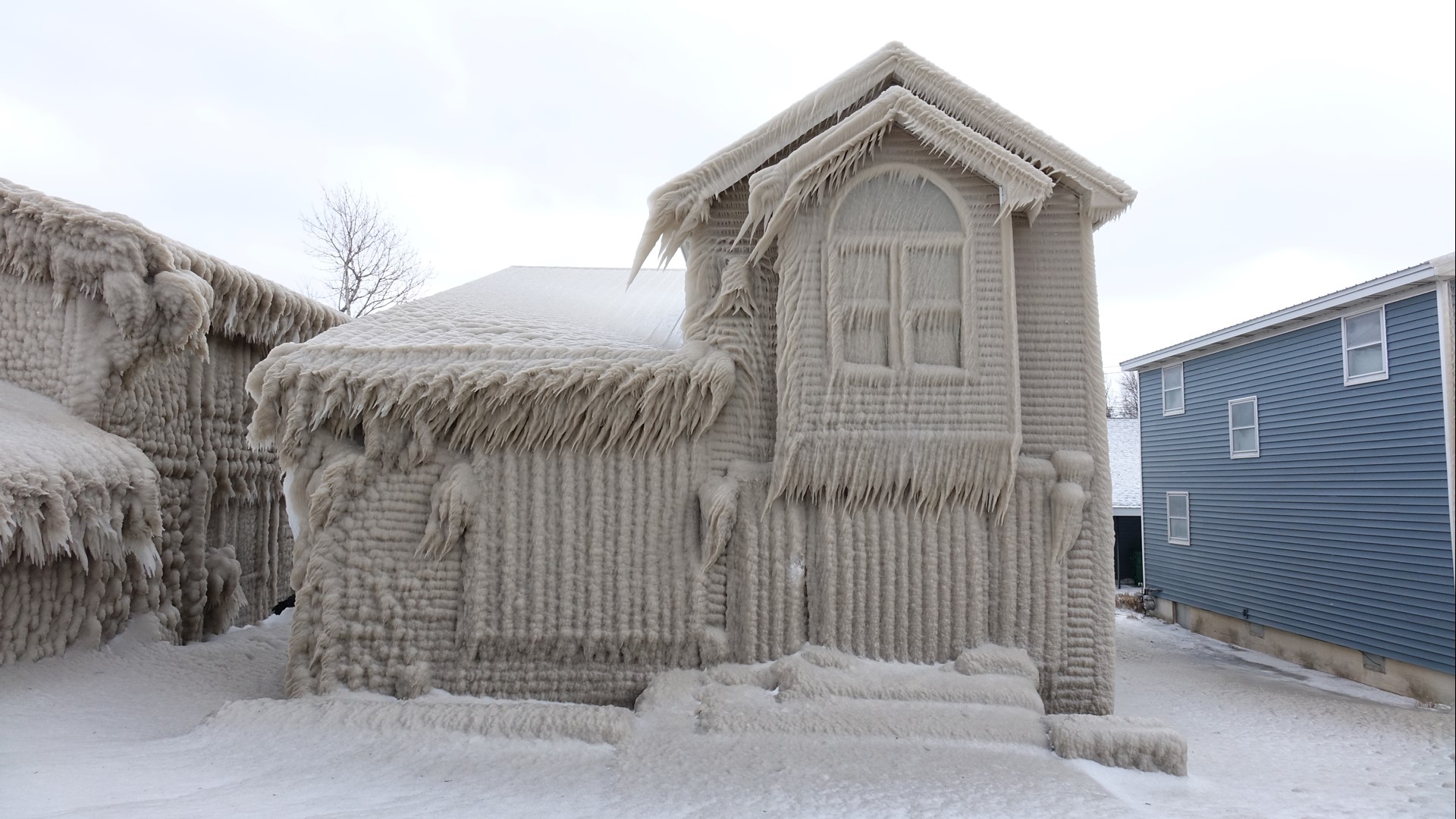 Lake Erie creates ice houses near Buffalo | wgrz.com