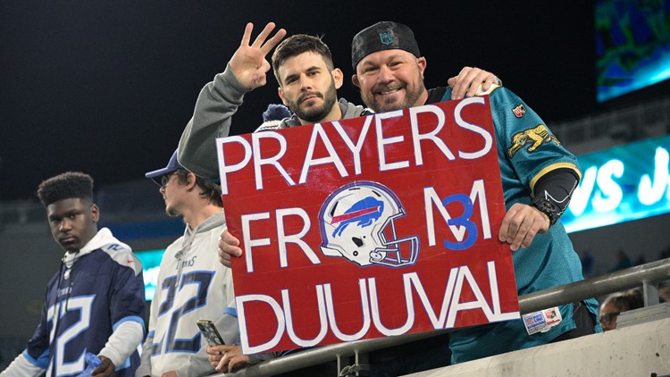 Minnesota Vikings wide receiver Justin Jefferson wears a shirt honoring  injured Buffalo Bills player Damar Hamlin before an NFL football game  against the Chicago Bears, Sunday, Jan. 8, 2023, in Chicago. (AP