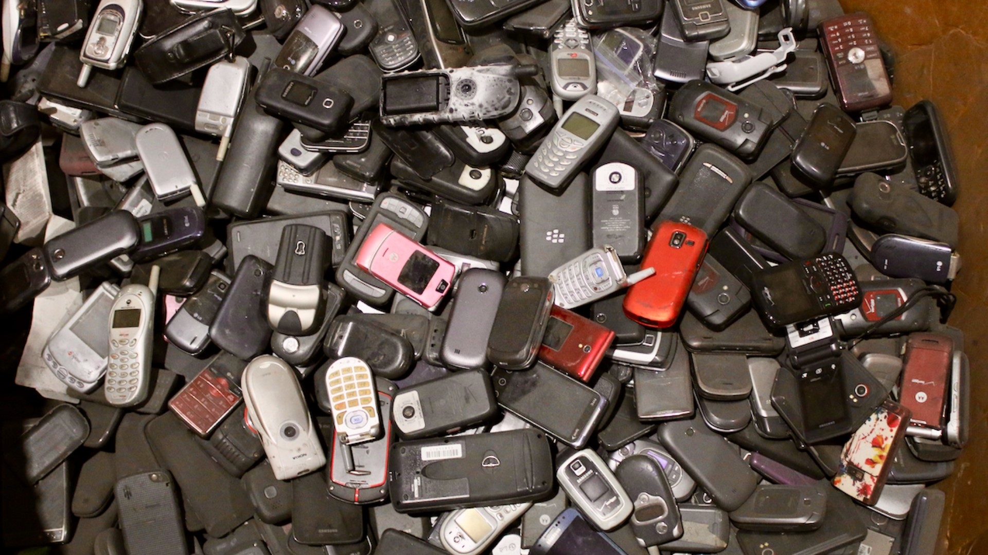 Cell phones recycled in WNY to be featured in Smithsonian Museum ...