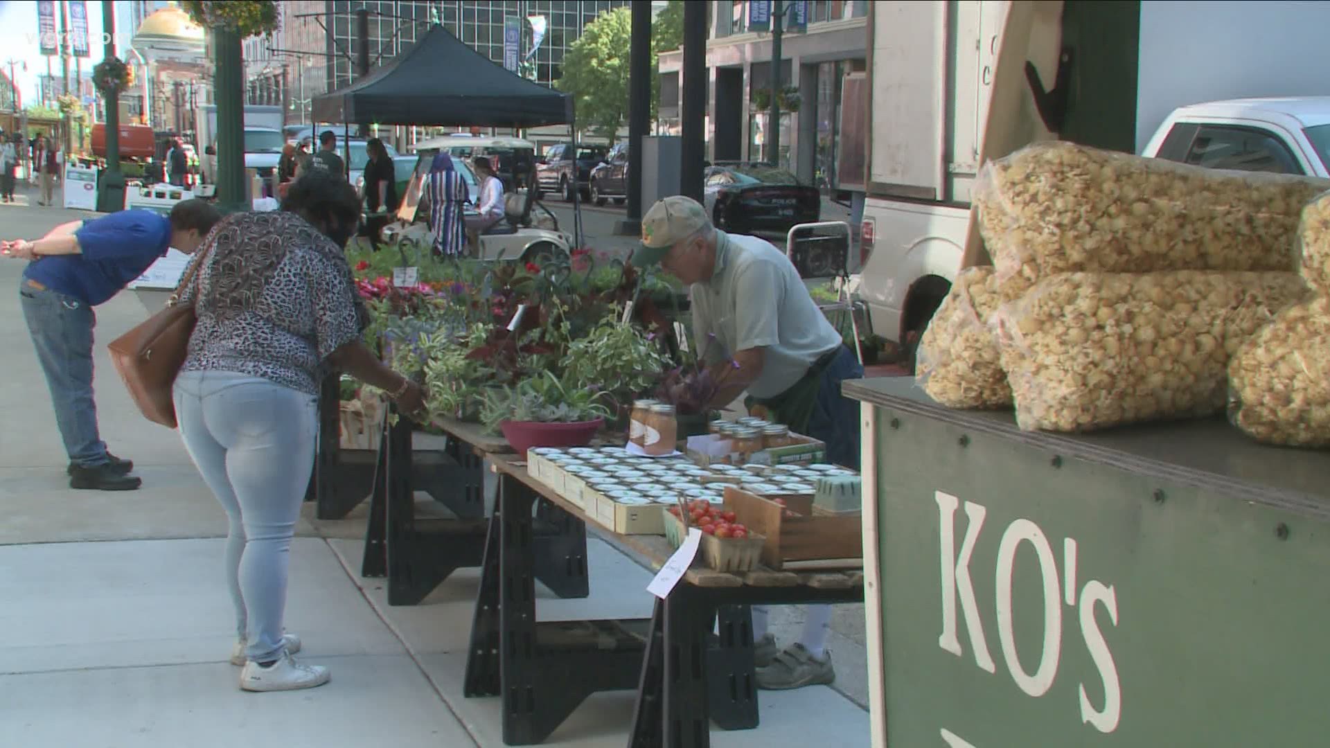 Country farmers market open in downtown Buffalo