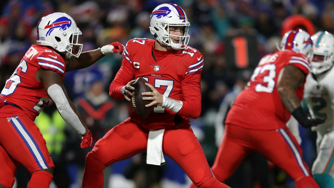 Bills fans throw snowballs to celebrate first touchdown vs. Dolphins