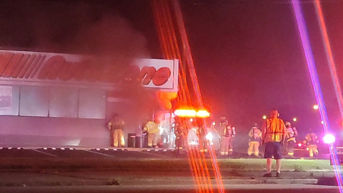 Fire at AutoZone in Cheektowaga | wgrz.com