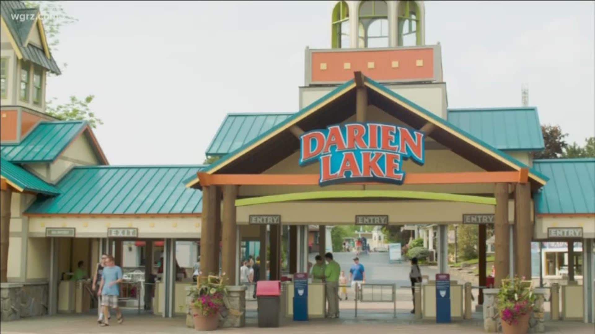 Six Flags Agrees To Buy Darien Lake
