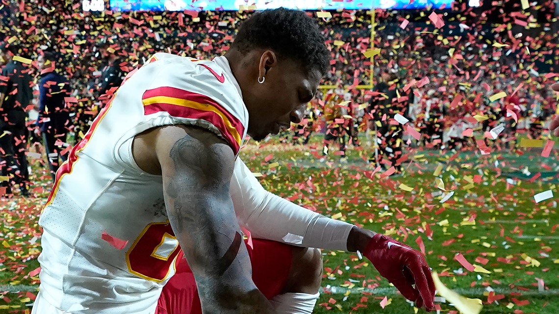 Chiefs' Jody Fortson Reacts After Helping Fan 'Get Paid'