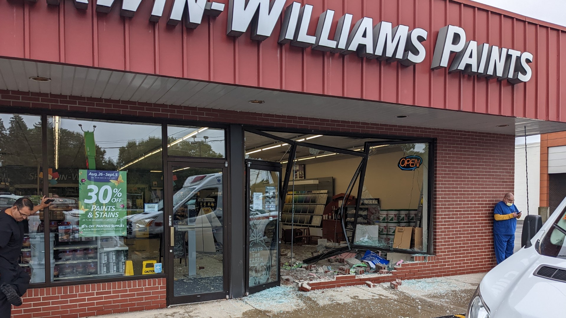 Car crashes into SherwinWilliams Paint store in Lockport