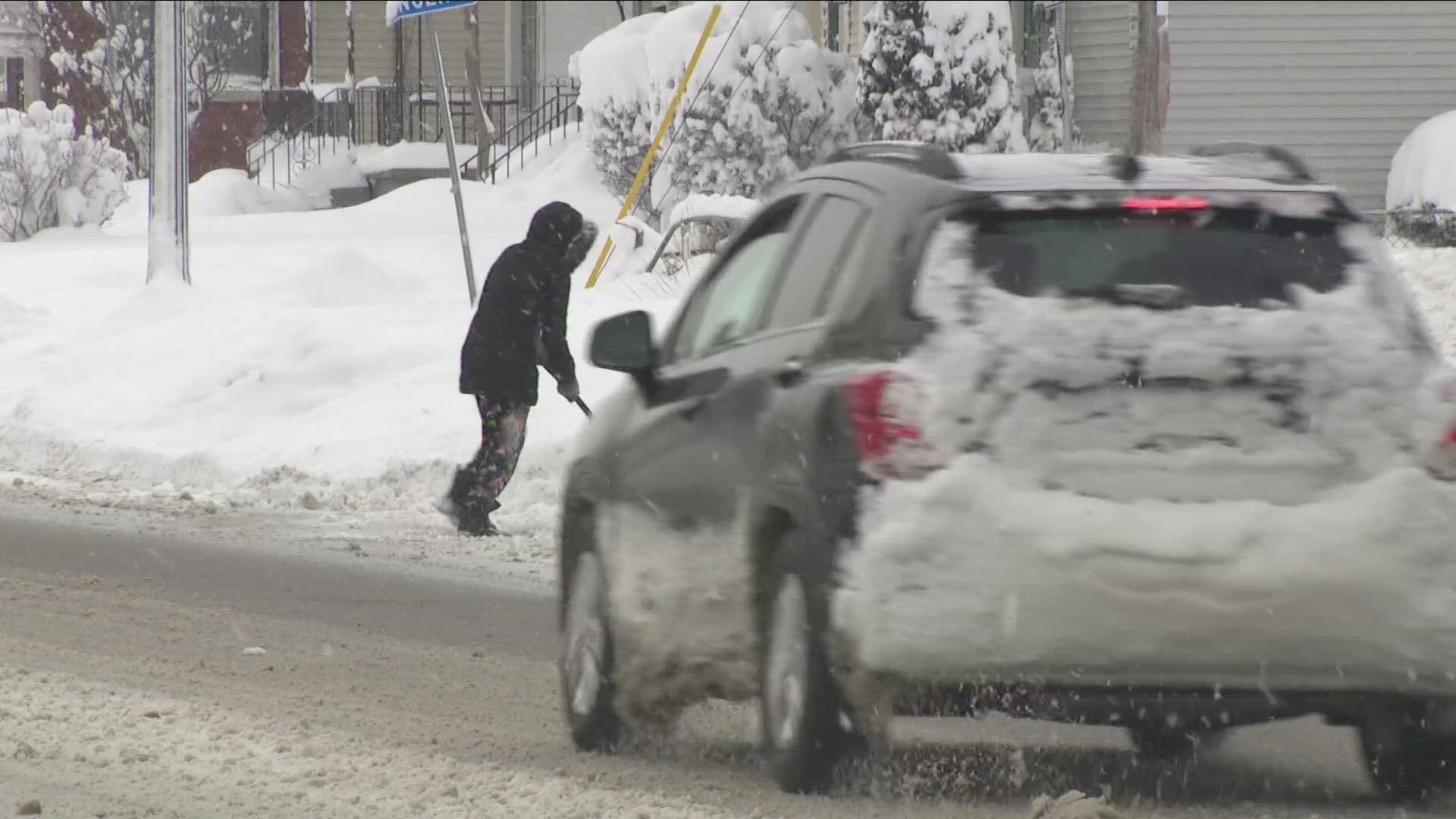 WNY snow cleanup takes place before the second snowstorm hits.