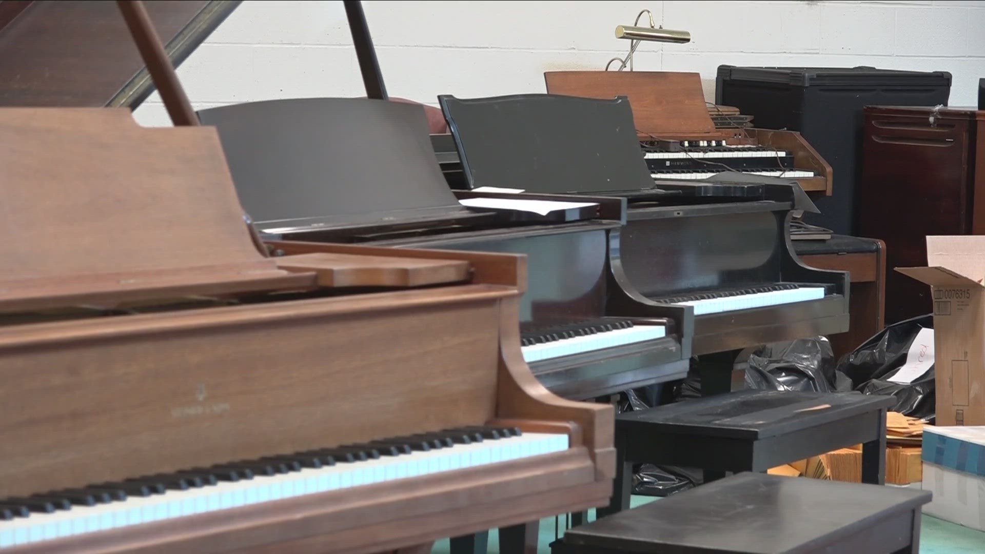 A Getzville piano and organ store closed its doors after falling into debt over the years. The store is having a final sale on Saturday.