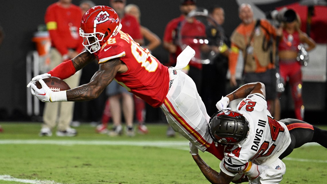 Kansas City Chiefs tight end Jody Fortson warms up prior to an NFL