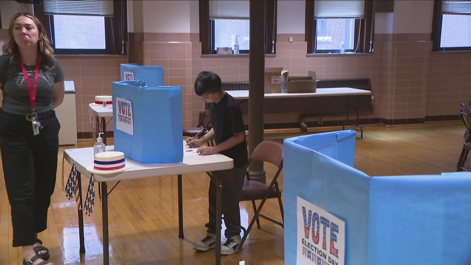 THESE YOUNG VOTERS ARE GETTING A CHANCE TO SEE WHAT IT'S LIKE TO VOTE. IT'S BEEN DONE HERE AT THE SCHOOL SINCE THE 80's.