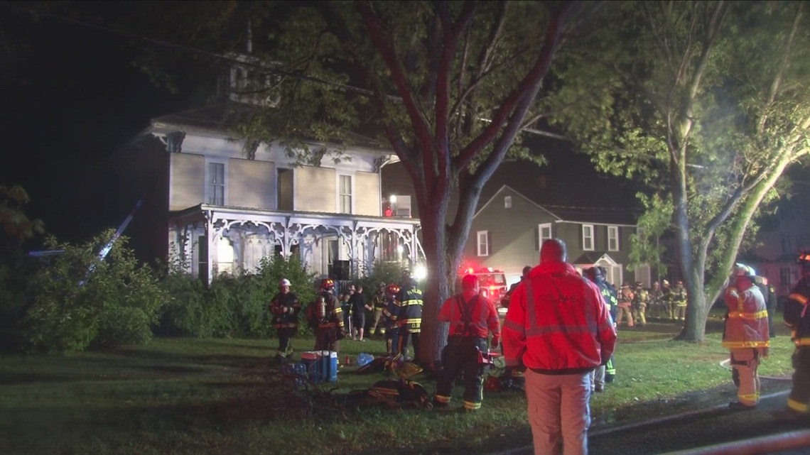 4 people rescued from house fire in Genesee County