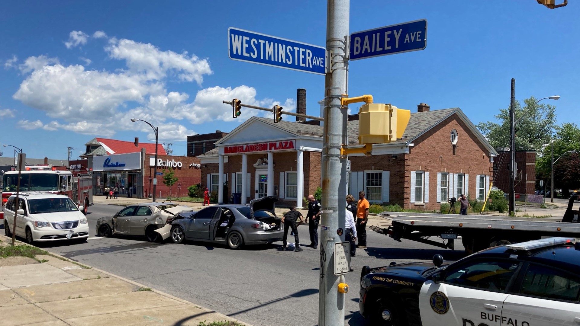 Police Multiple injuries reported following car crash on Bailey Avenue