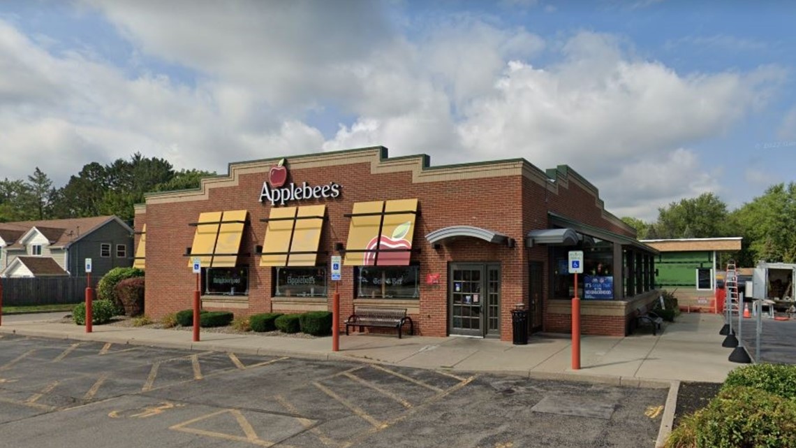 Local Applebee's holding drivethru lemonade stand to benefit childhood