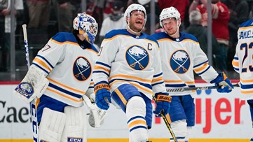 Buffalo Sabres players make stop at Bills game