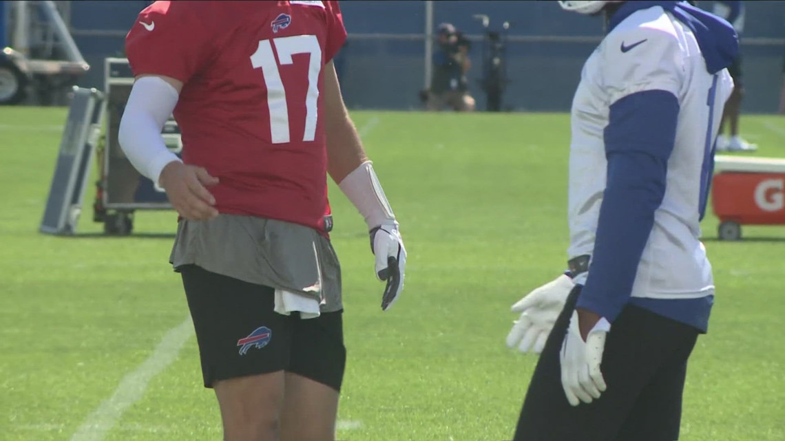 Allen Practices Fully with Glove on Left Hand