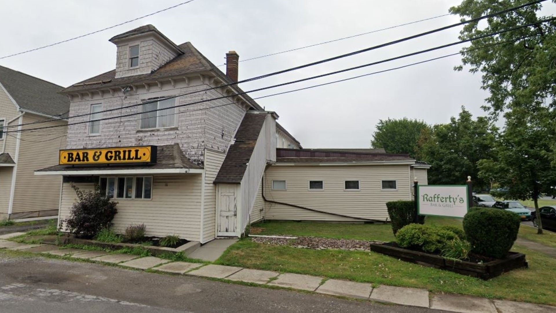 16 Ellicott Bar & Grill replaces Rafferty's in Depew