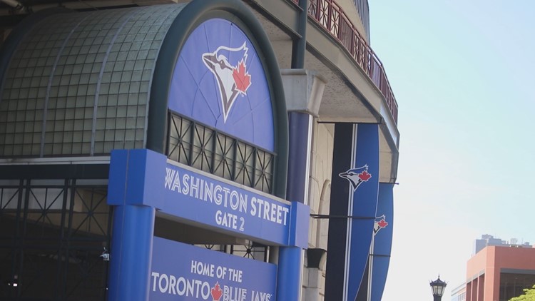 Blue Jays In Buffalo Are Attracting Crowds And The City's Mayor Won't Have  Any Of It - Narcity