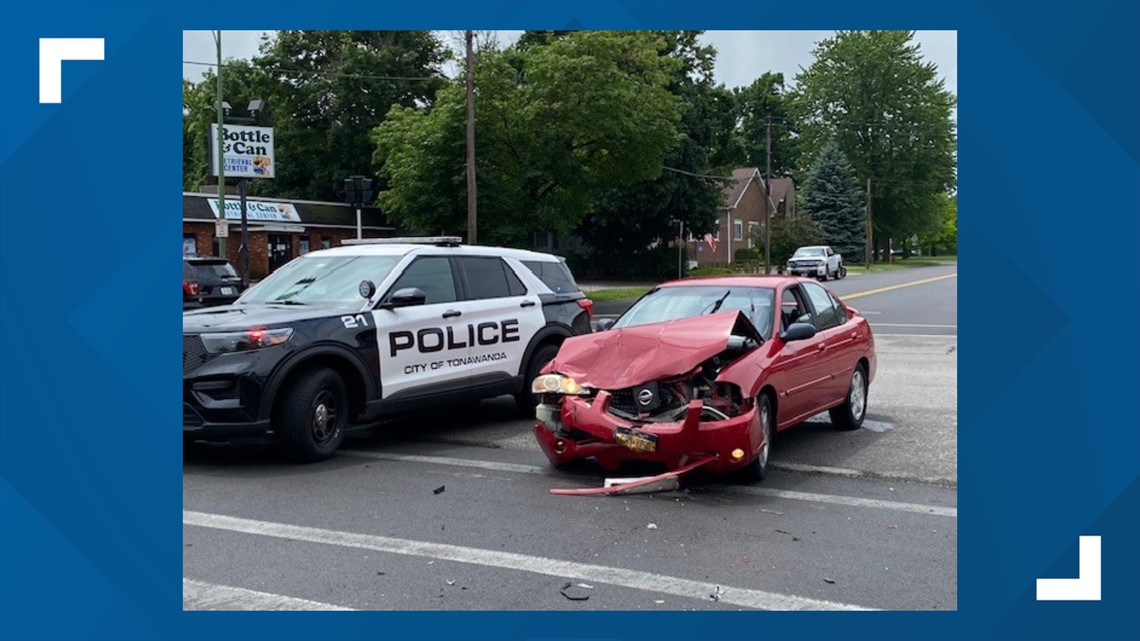 3 people were taken to the hospital following a crash in the City of Tonawanda - Vimarsana News