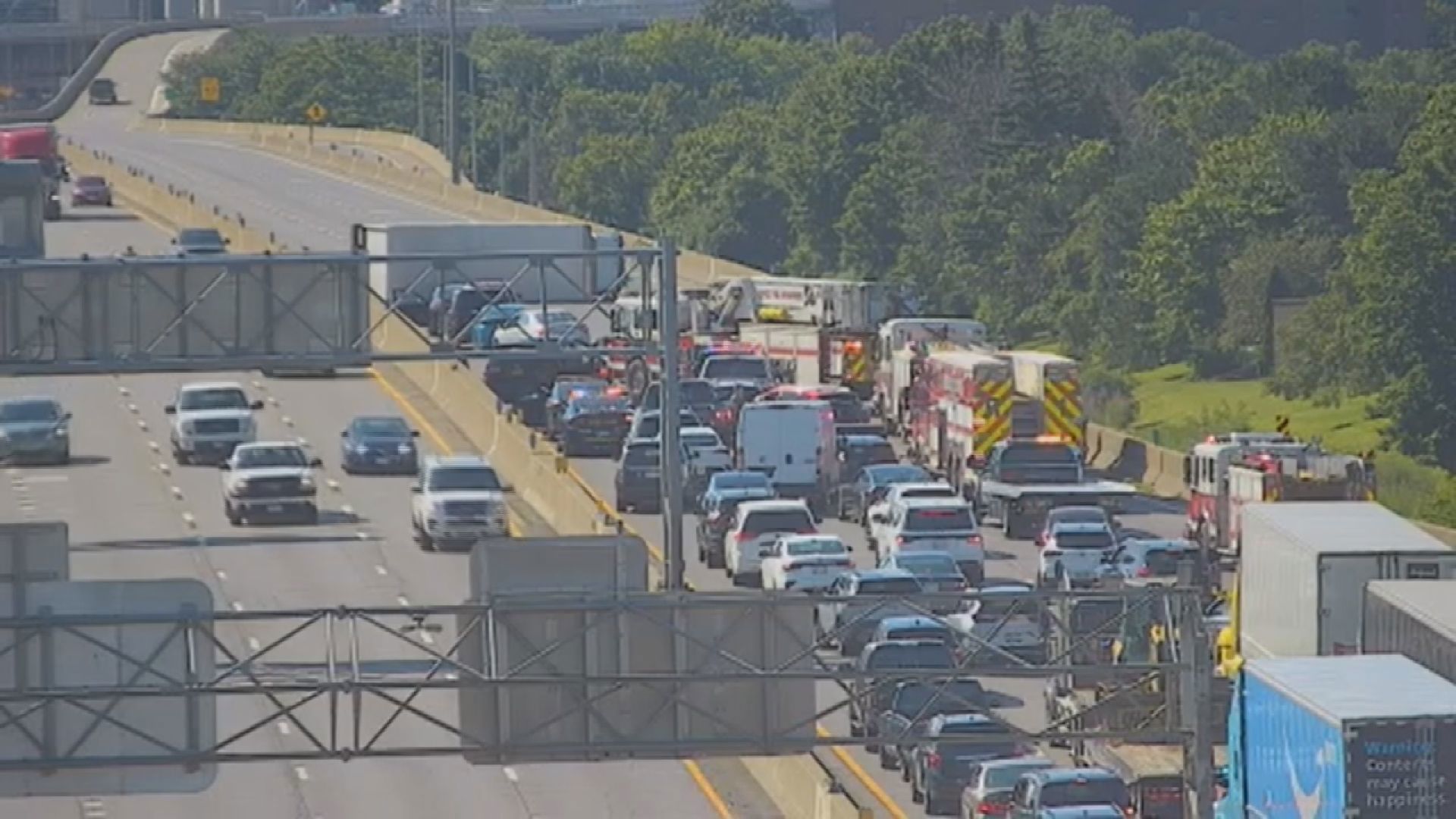 Crash causes traffic back up on I-190S near Niagara Street