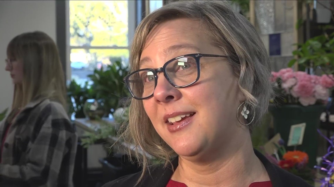 East Aurora florist devastated after losing wedding ring