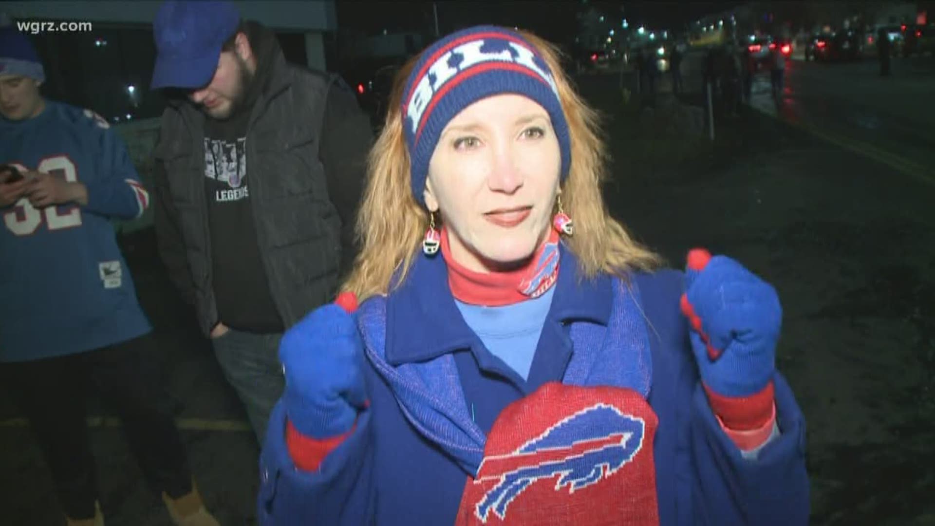 LOOK: Bills fans wearing Buffalo wings on their heads 