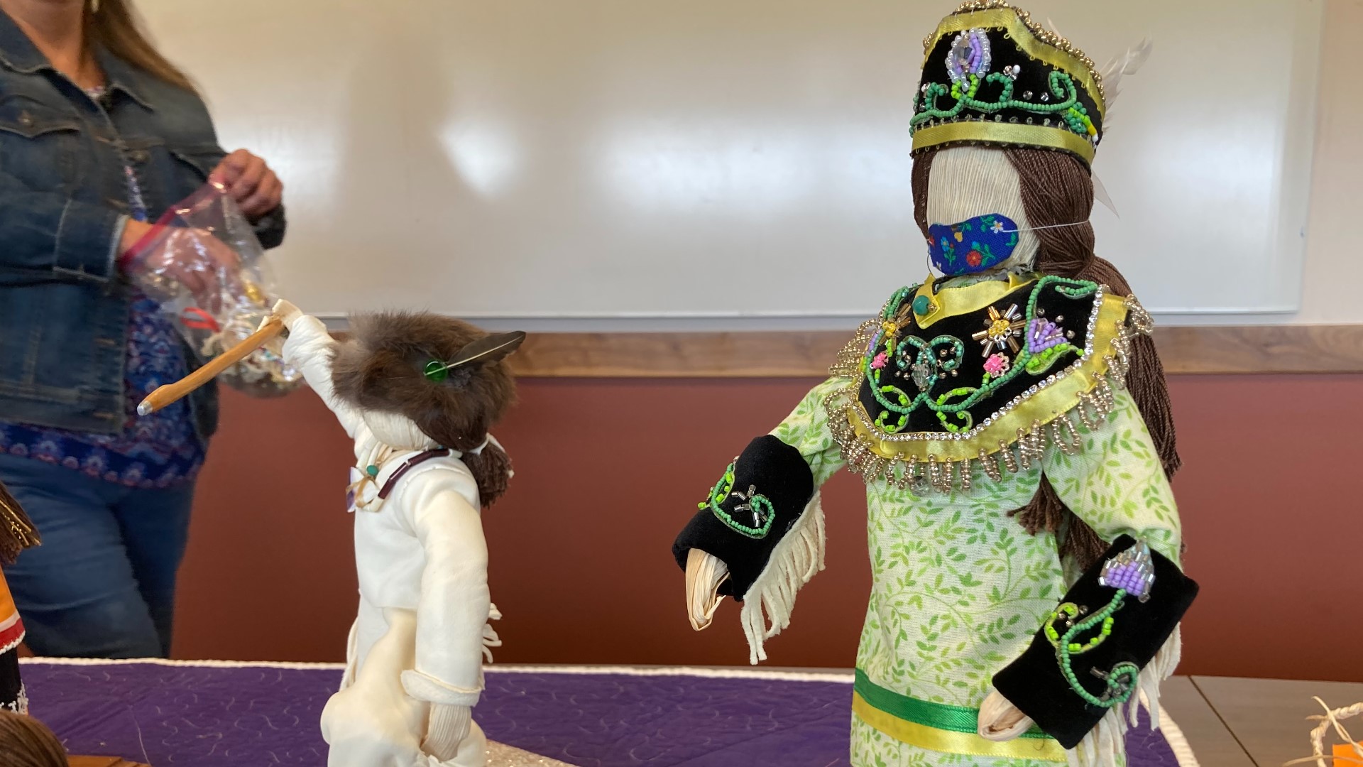 The Iroquois Dollmakers in Salamanca are connected by both their family and a centuries-old custom that they are keeping alive.