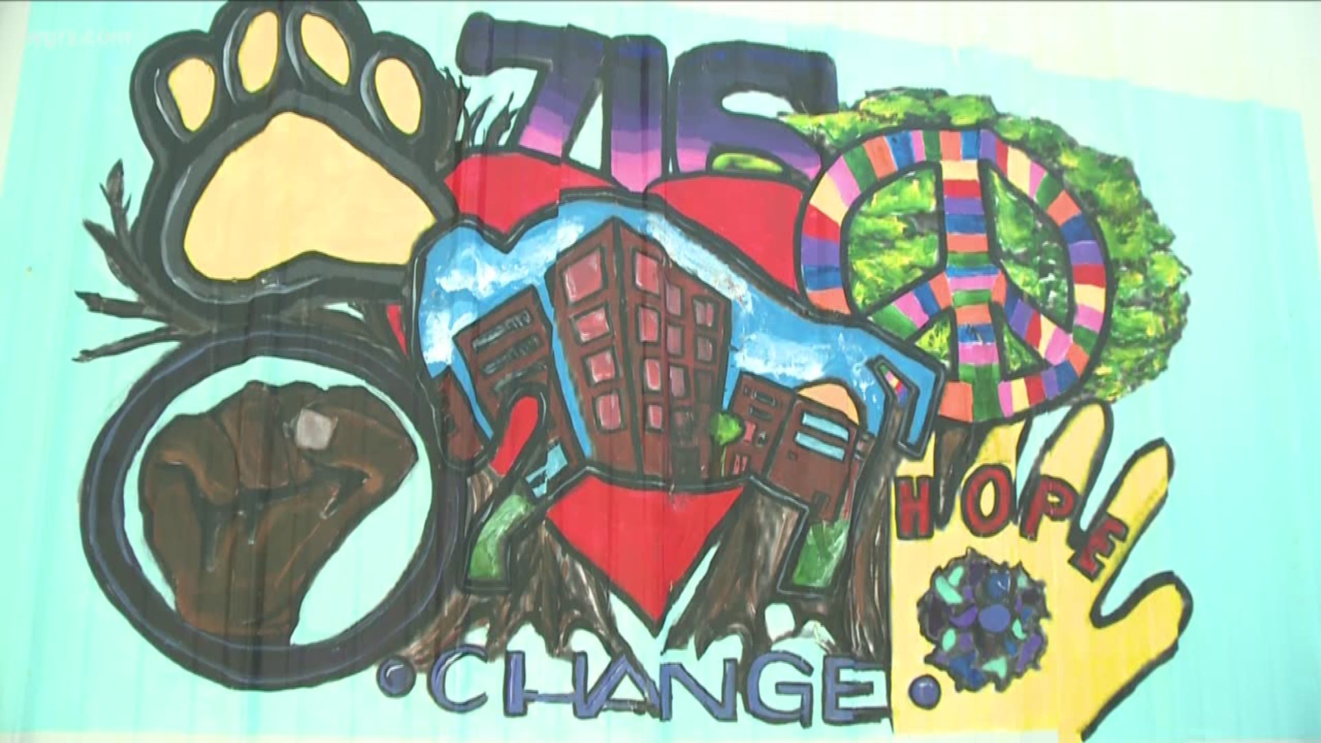 Students Unveil Mural On East Side