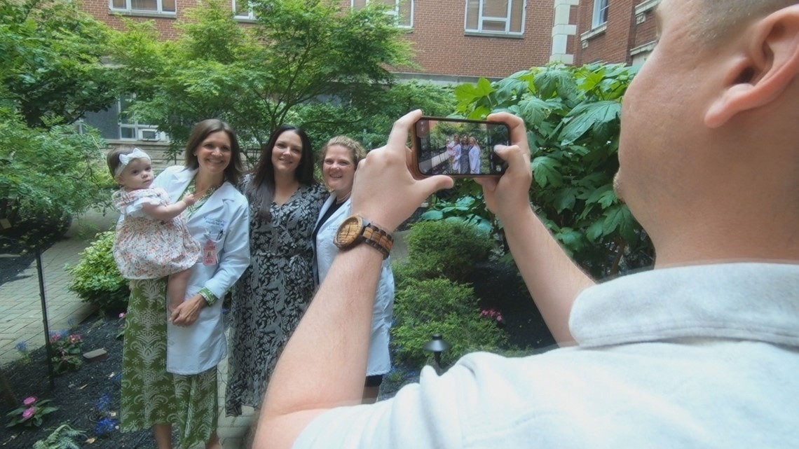 Mom and baby return to Sisters Hospital to say thank you for saving her life - Vimarsana News