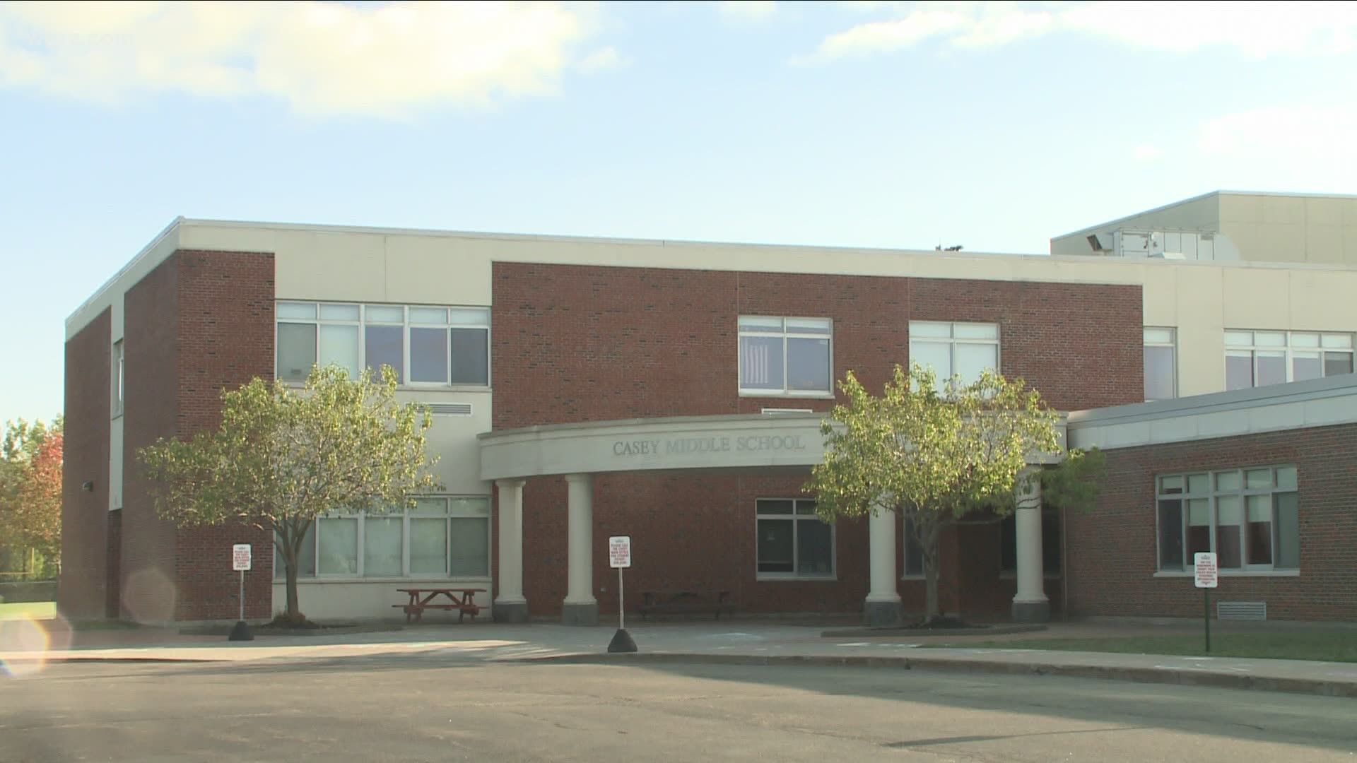 Williamsville school parents demand more answers amid wave of changes