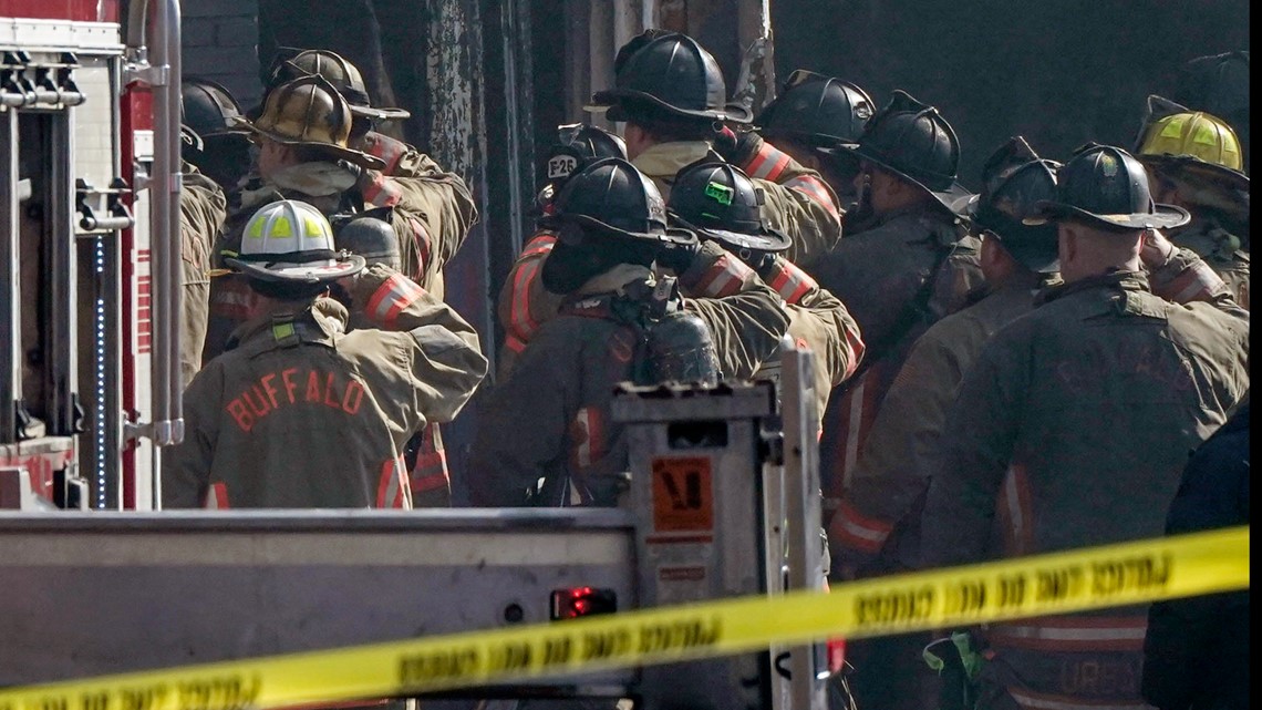 Buffalo firefighter dies while battling downtown blaze