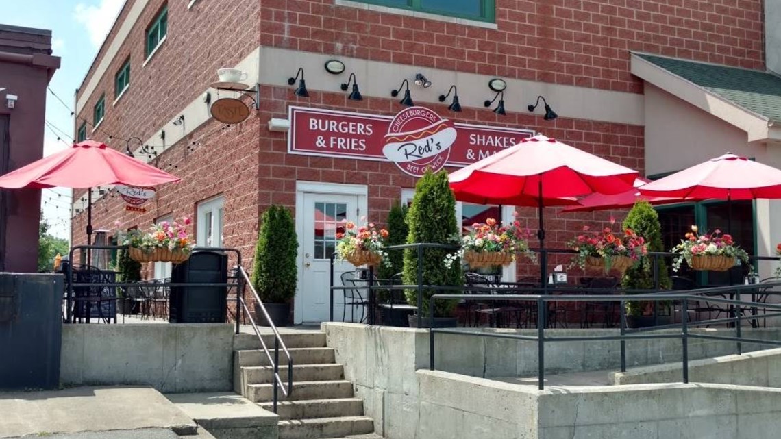 Hot dog restaurant announces permanent closure - Vimarsana News