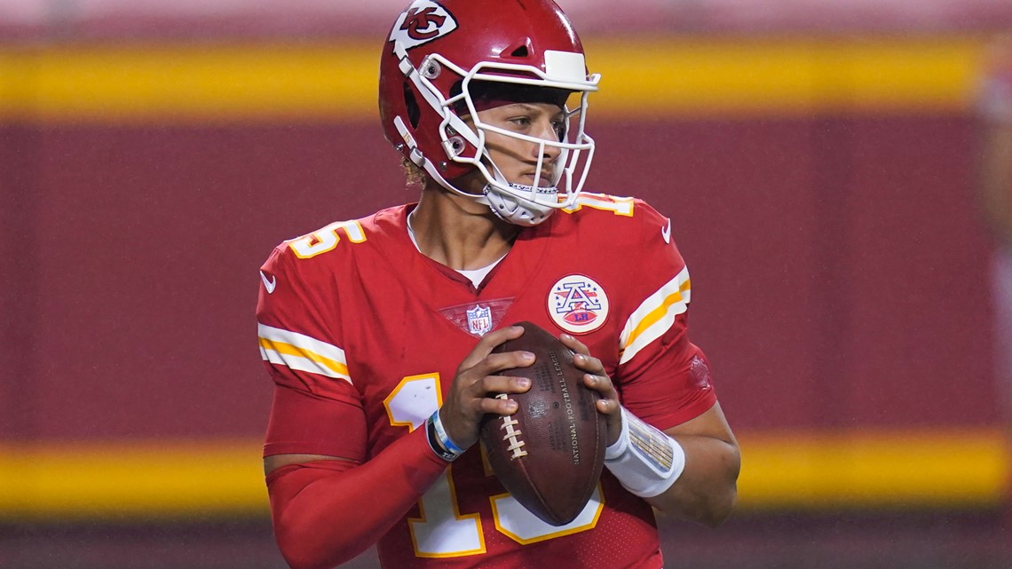 Kansas City's Patrick Mahomes 'limited' in Wednesday's practice, remains in  concussion protocol 