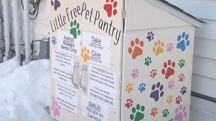 Good Neighbors: Little Free Pet Pantry