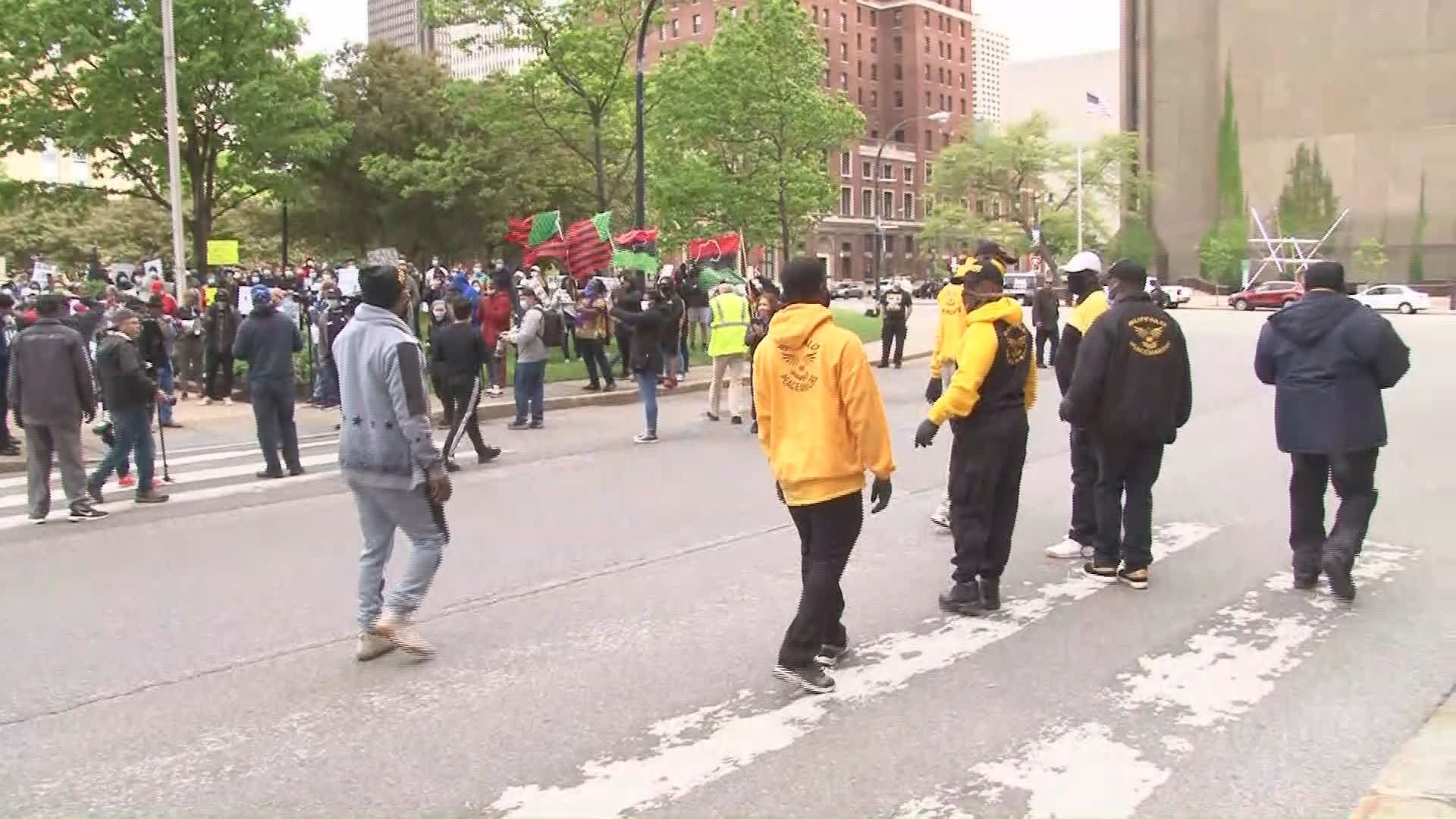 Hundreds protest in downtown Buffalo | wgrz.com