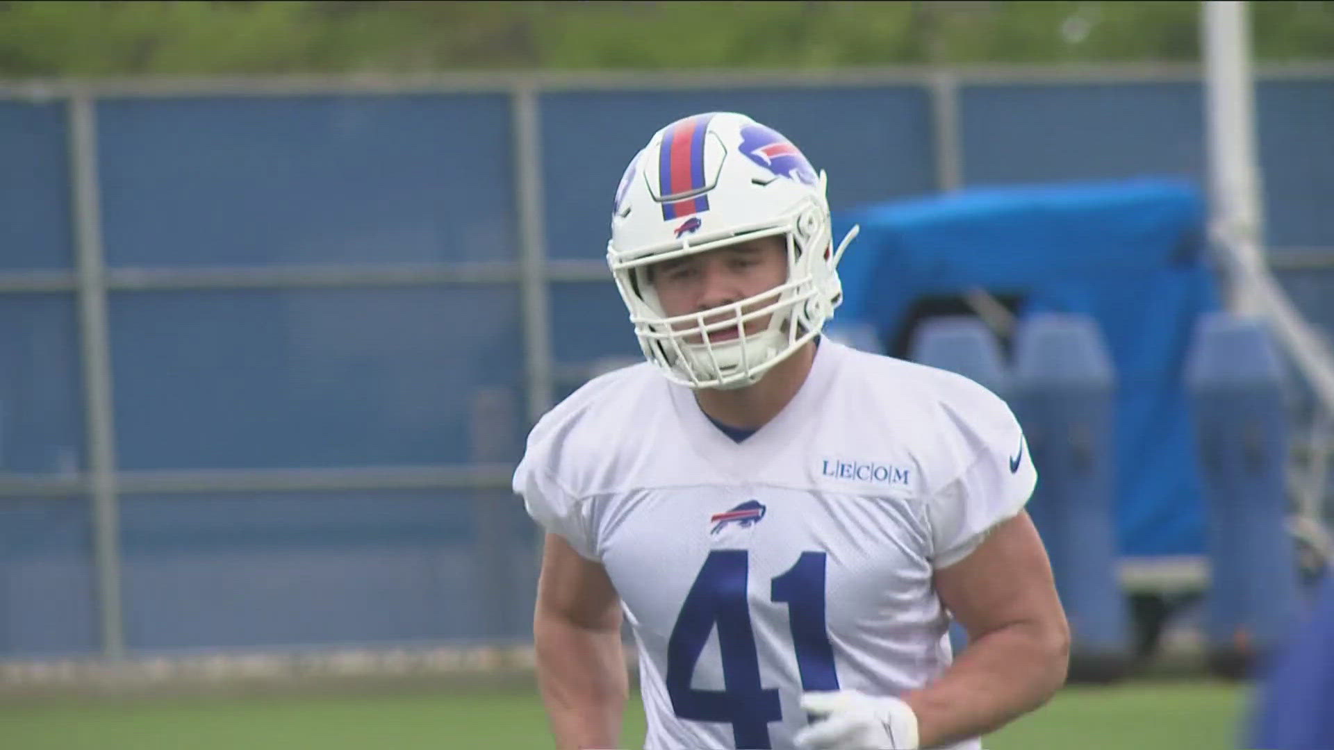 The Buffalo Bills signed Depew native and former UB linebacker Joe Andreessen who participated in the Bills' rookie minicamp on a try-out basis.