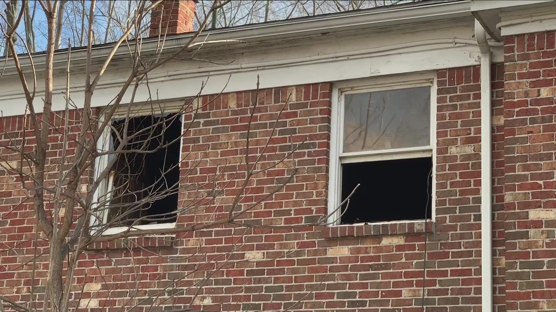 THE FIRE BROKE OUT AROUND EIGHT LAST NIGHT... AT AN APARTMENT ON JACKSON STREET... IN THE VILLAGE OF YOUNGSTOWN.