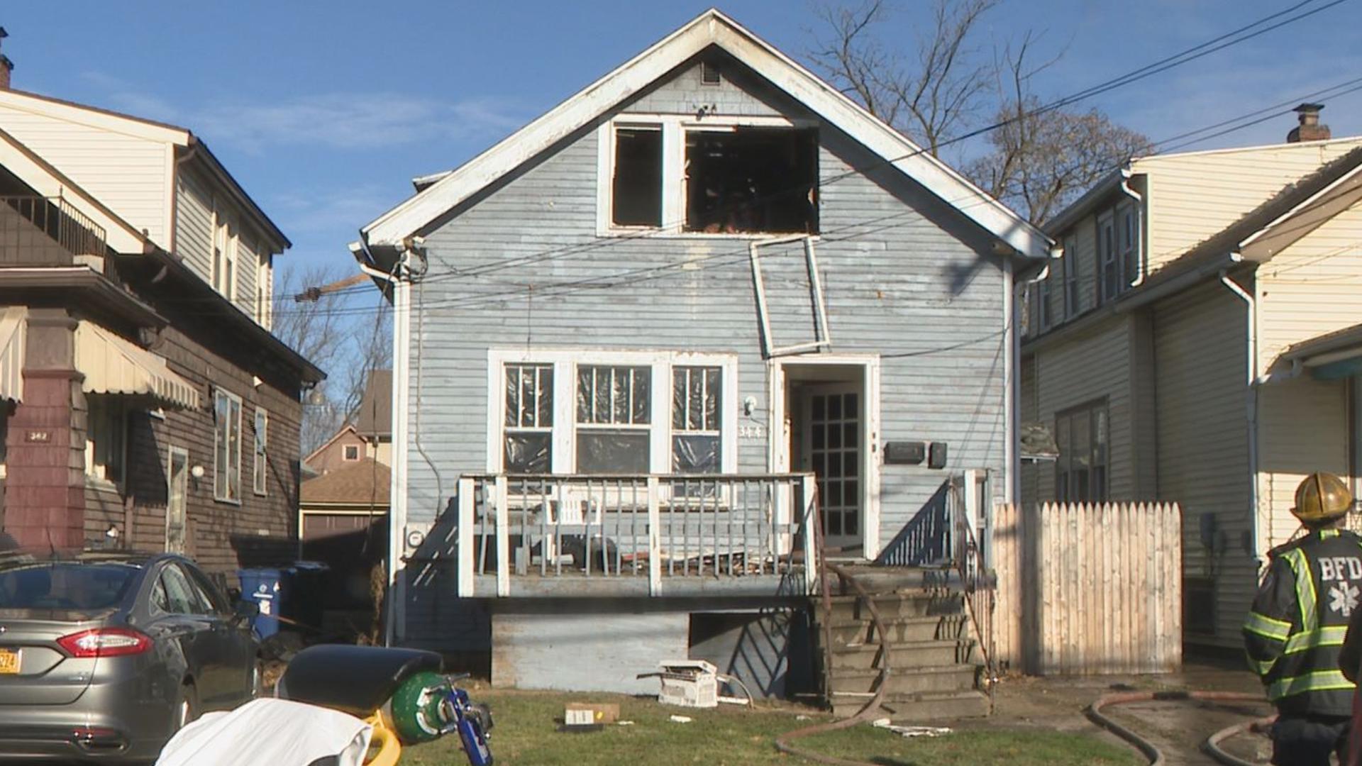 Buffalo Firefighters battle house fire on Dartmouth Avenue | wgrz.com