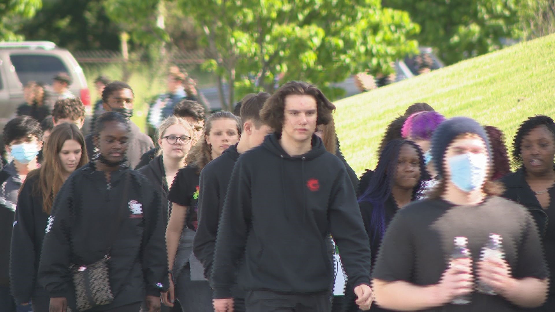 Students honor victims in mass shooting, vow to fight racism | wgrz.com