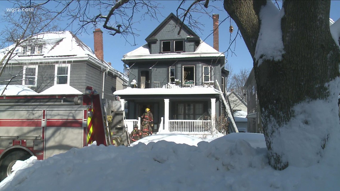 Buffalo firefighters rescue man from Bird Avenue house; 2 cats die - Vimarsana News